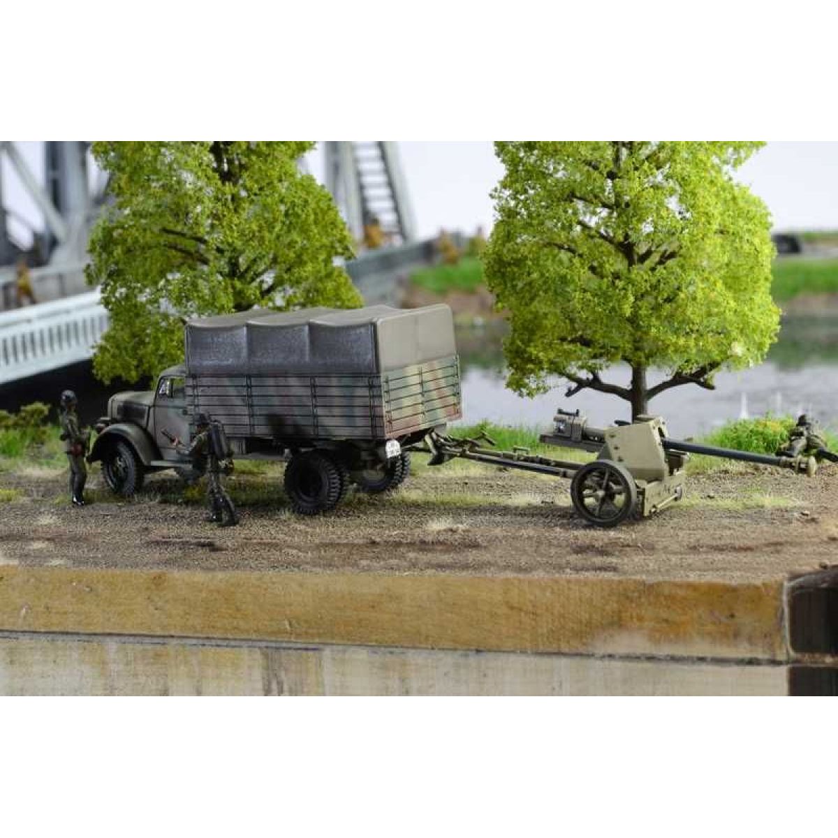 Italeri Model Kit diorama 6194 Pegasus Bridge Airborne Assault 1:72