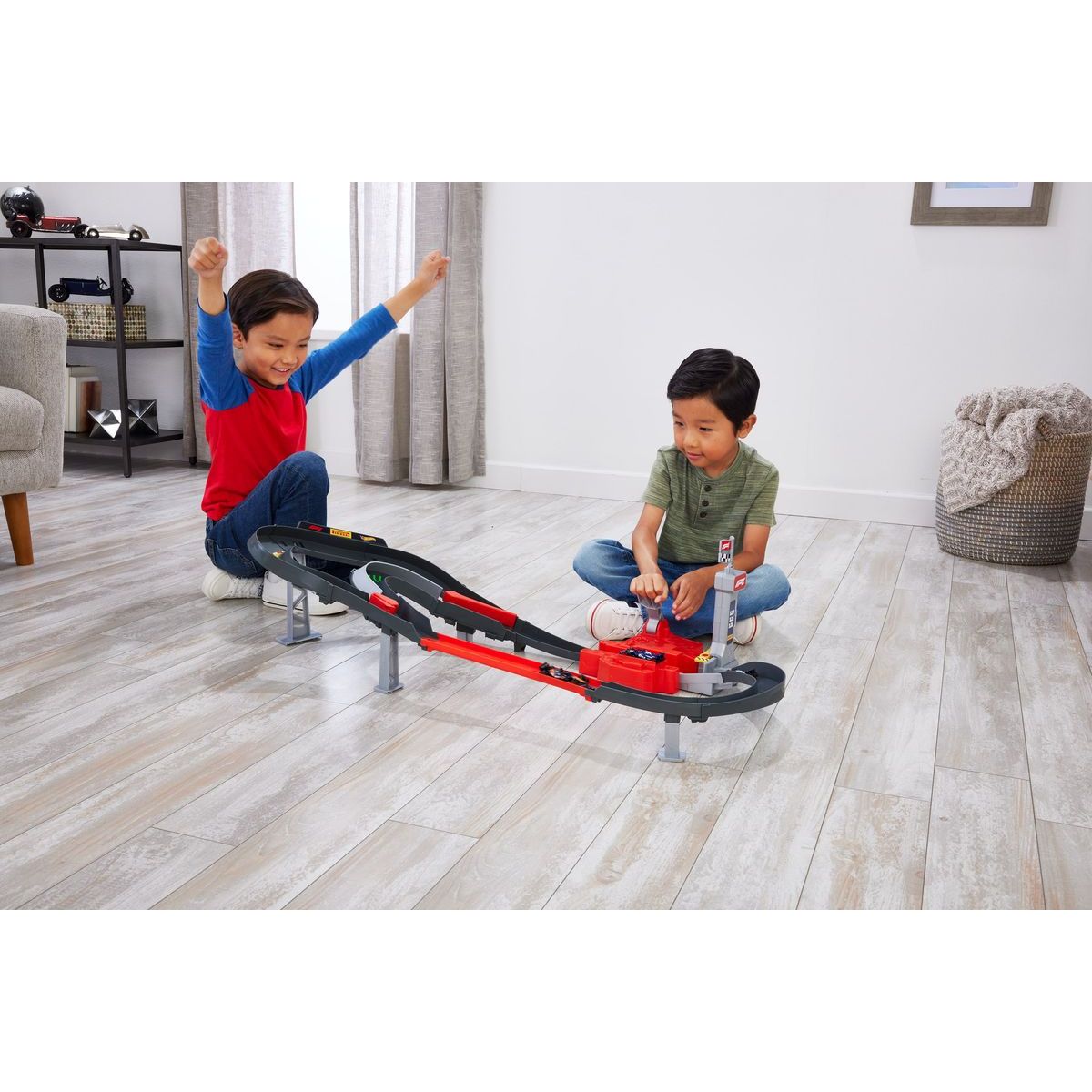 Hot Wheels JDY15 Racing Formule 1 Startovací dráha, F1 sada se 3 angličáky