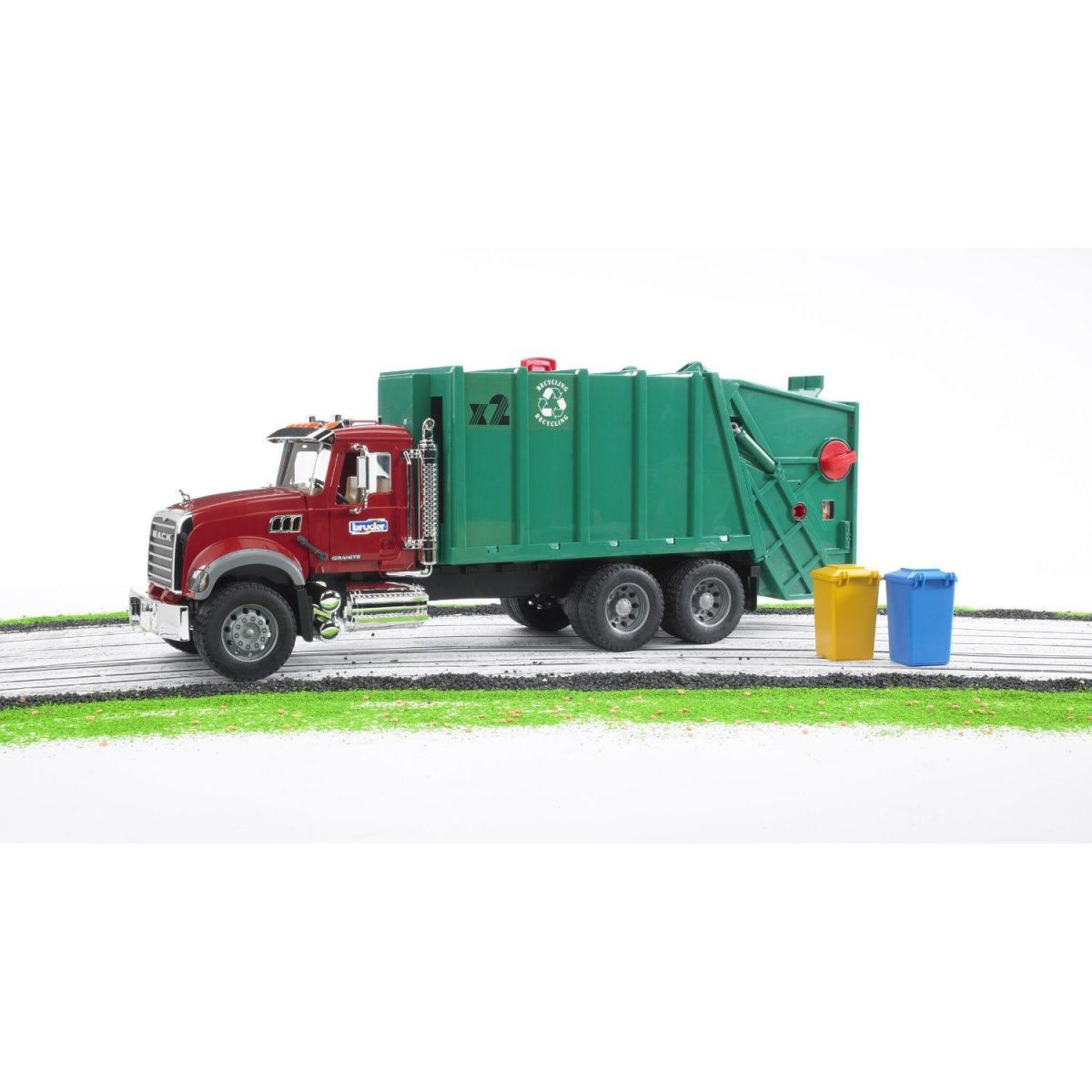 Bruder 02812 Nákladní auto MACK Granit popelář zelený