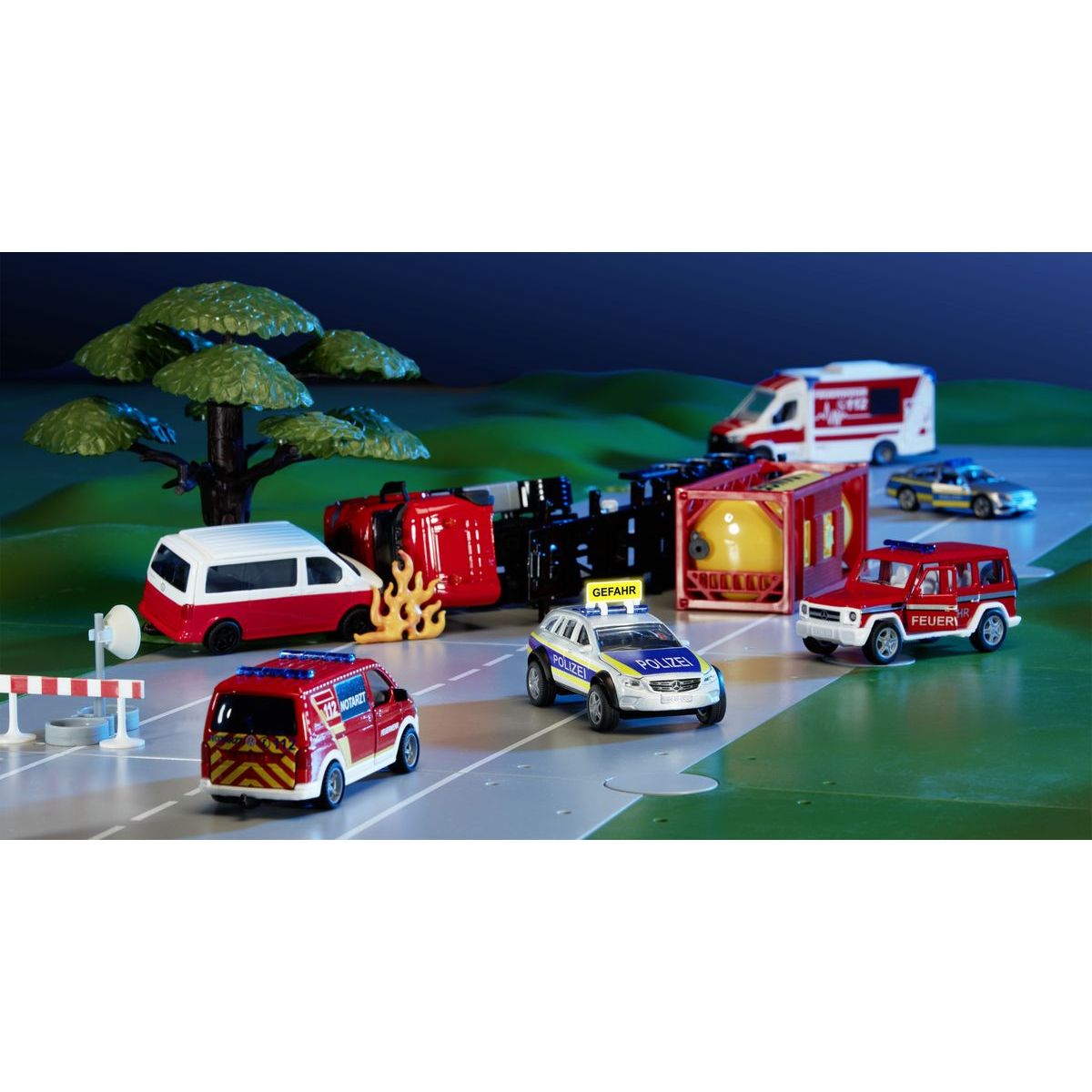 SIKU Super policejní Mercedes Benz E-Class All Terrain 4x4, 1:50