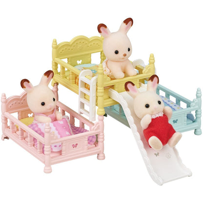 Sylvanian Families Nábytek - třípatrová postel se skluzavkou