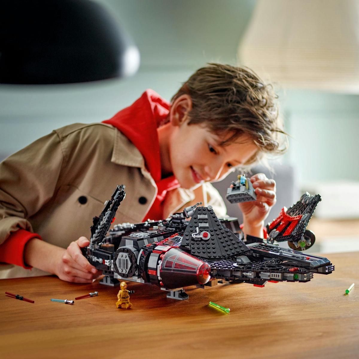 LEGO® Star Wars™ 75389 Temný Falcon - Poškozený obal