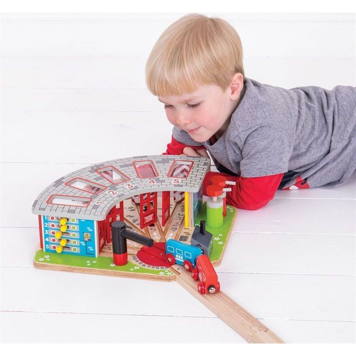 Bigjigs Rail Exkluzivní depo pro 5 vláčků