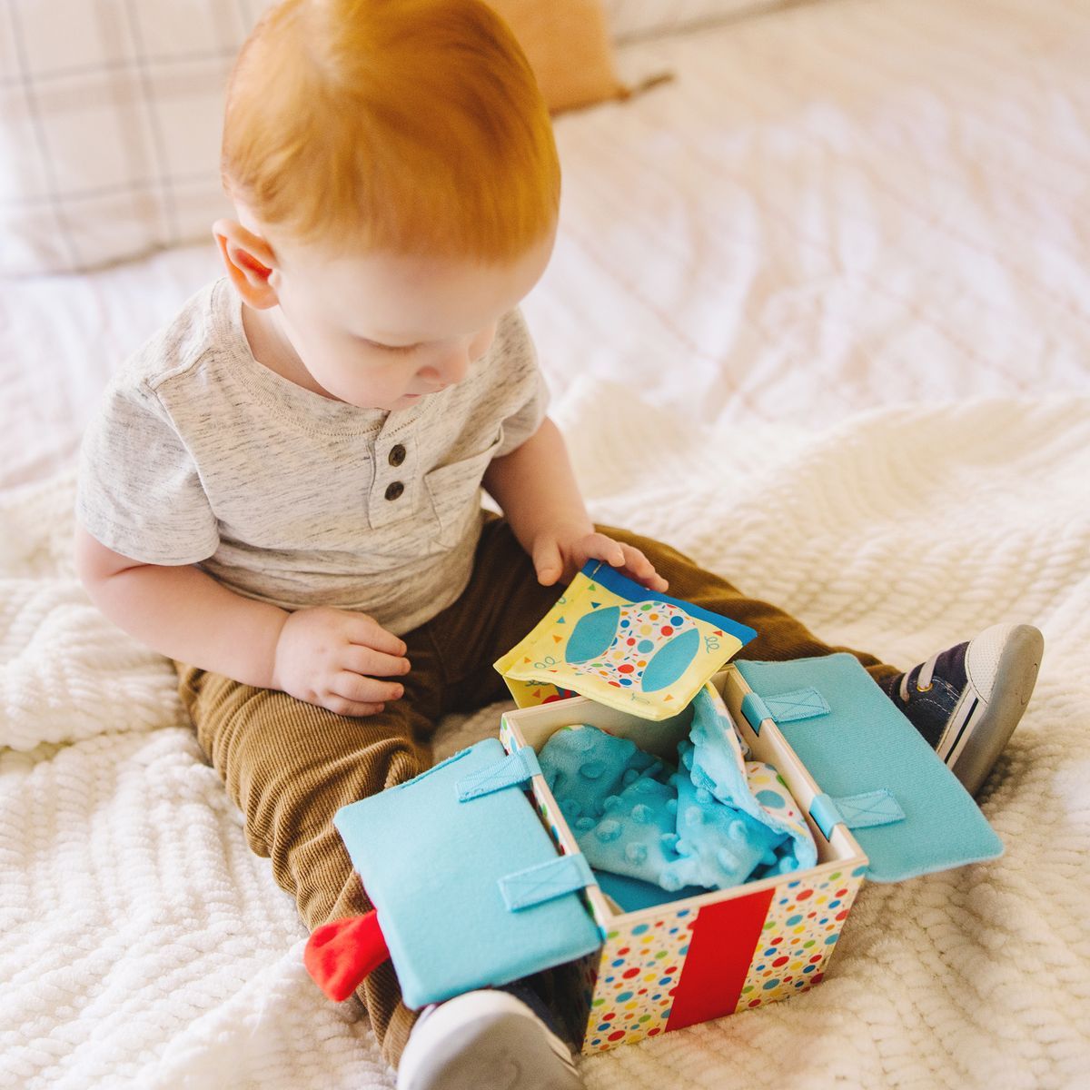 Melissa & Doug Dřevěná dárková krabička s překvapením