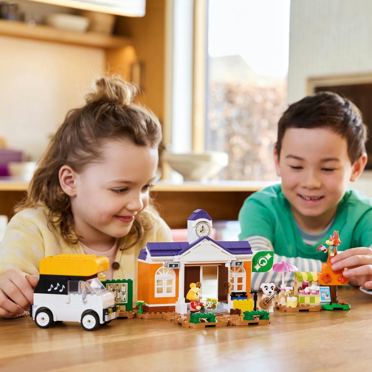 LEGO® Animal Crossing™ 77052 K.K. a koncert na náměstí