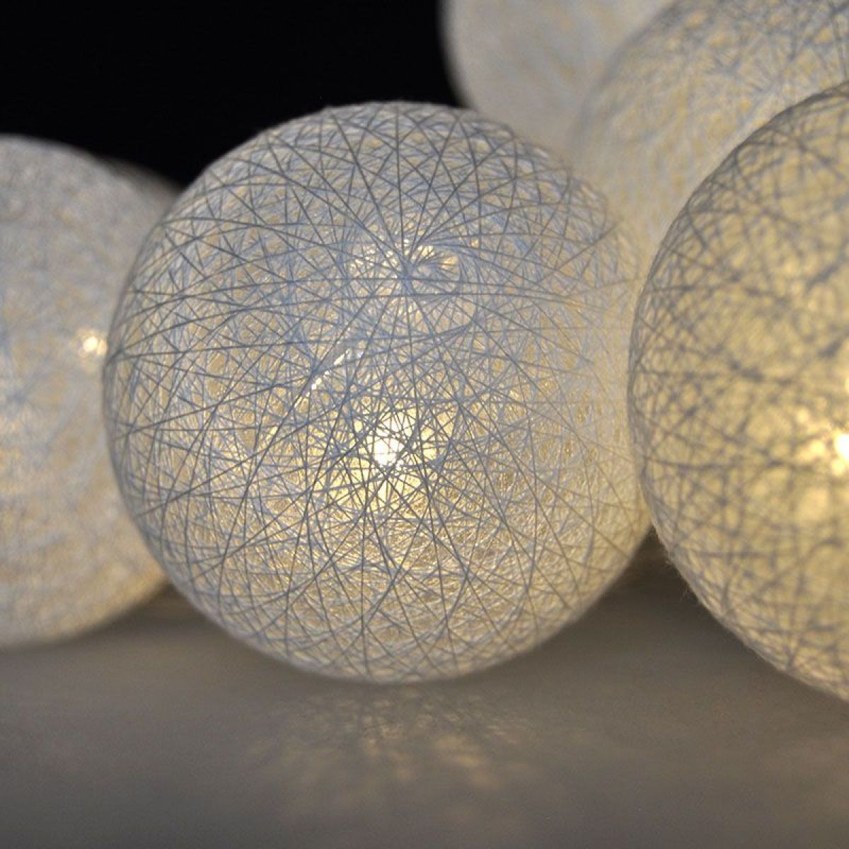 LED řetěz vánoční koule bavlněné, 10 LED, 1m, 2 x AA, IP20