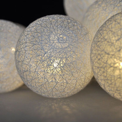 LED řetěz vánoční koule bavlněné, 10 LED, 1m, 2 x AA, IP20
