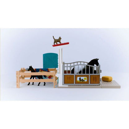 Schleich 42611 Box pro koně s křeslem a hříbětem