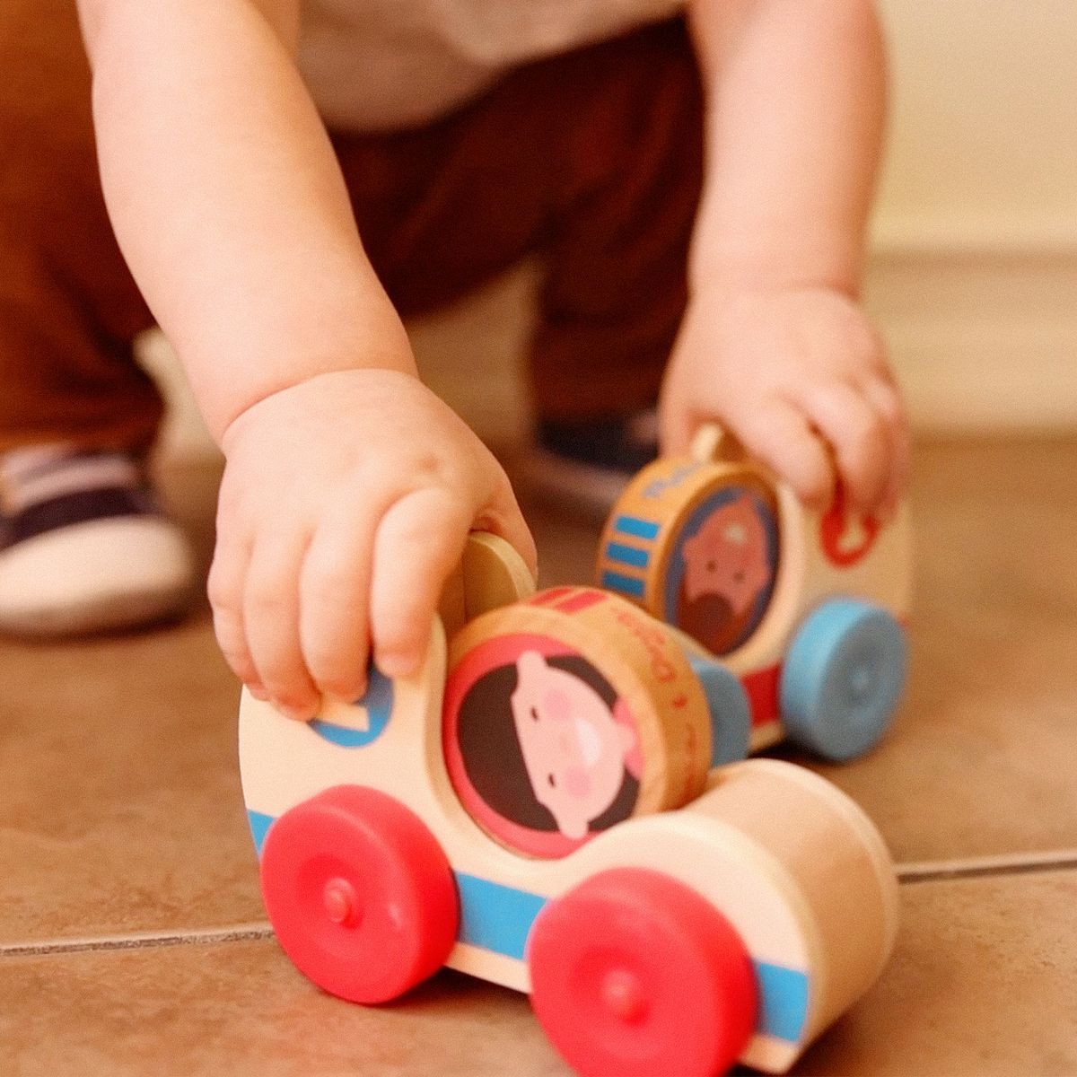 Melissa & Doug Go Tots Dřevěná závodní auta