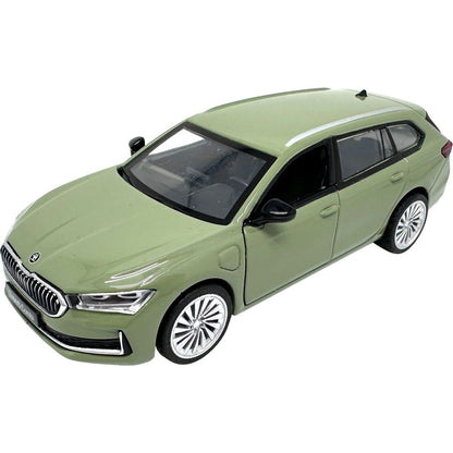 Sparkys 1:35 Škoda Superb IV Combi zelené