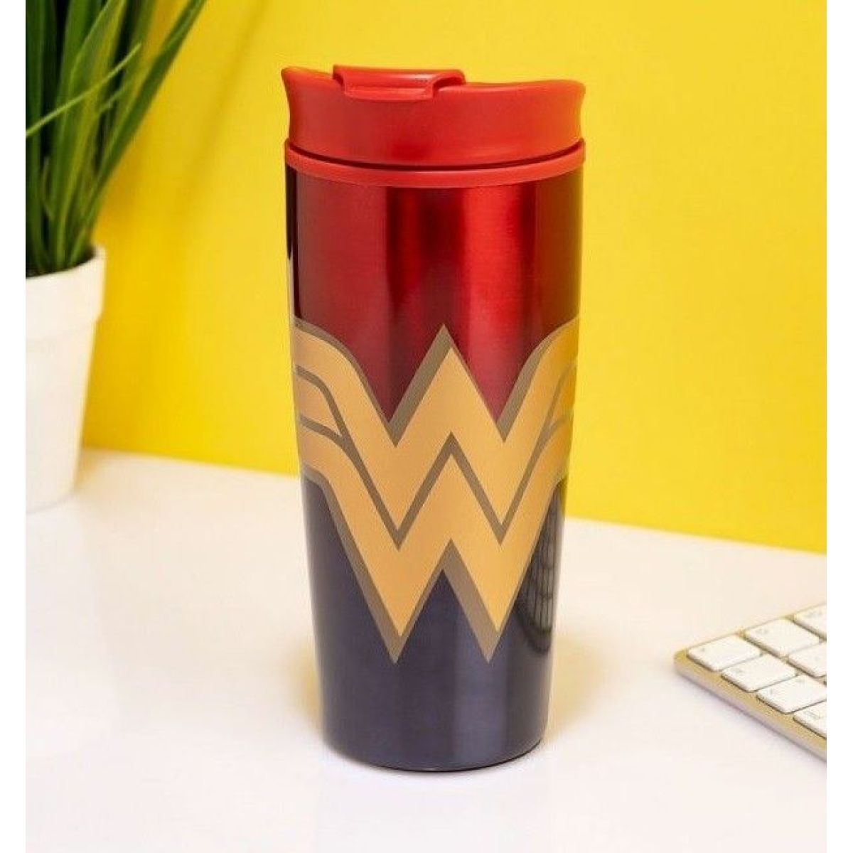 Pyramid International Wonder Woman Hrnek cestovní strong 450 ml