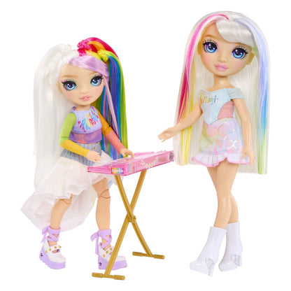 Rainbow High Junior Fashion panenka v rockové kapele - Amaya