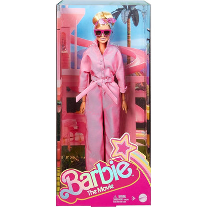 Barbie v růžovém kalhotovém filmovém overalu