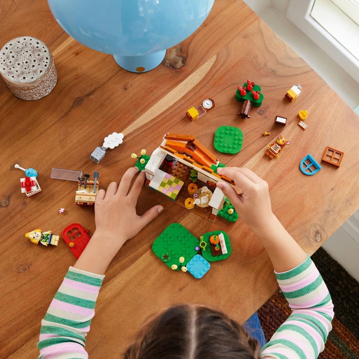 LEGO® Animal Crossing™ 77049 Návštěva u Isabelle
