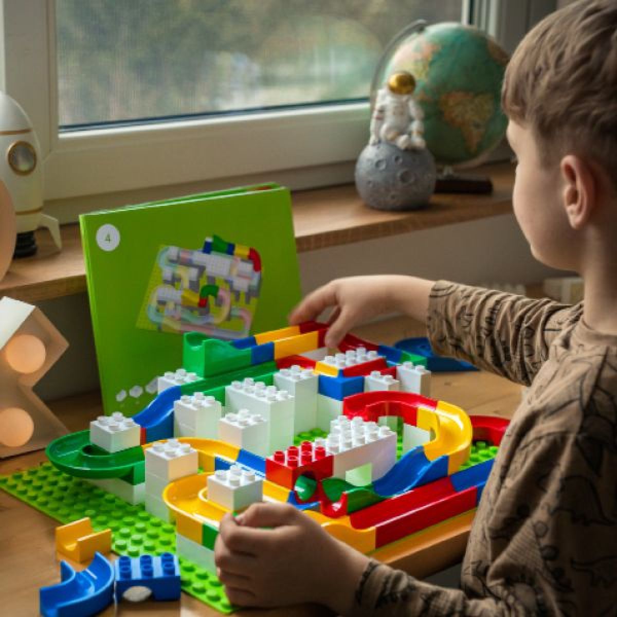 Hubelino KIGA Kuličková dráha - Stavební set 352 ks
