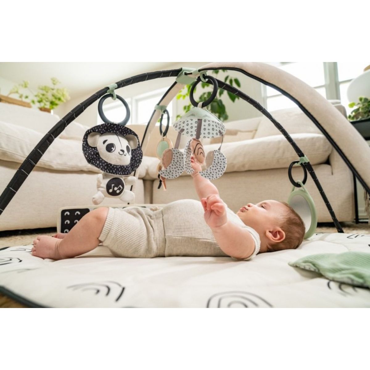 Tiny Love Hrací deka s hrazdou Gymini Black & White