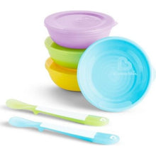 Munchkin Set barevných misek s víčky a lžičkami
