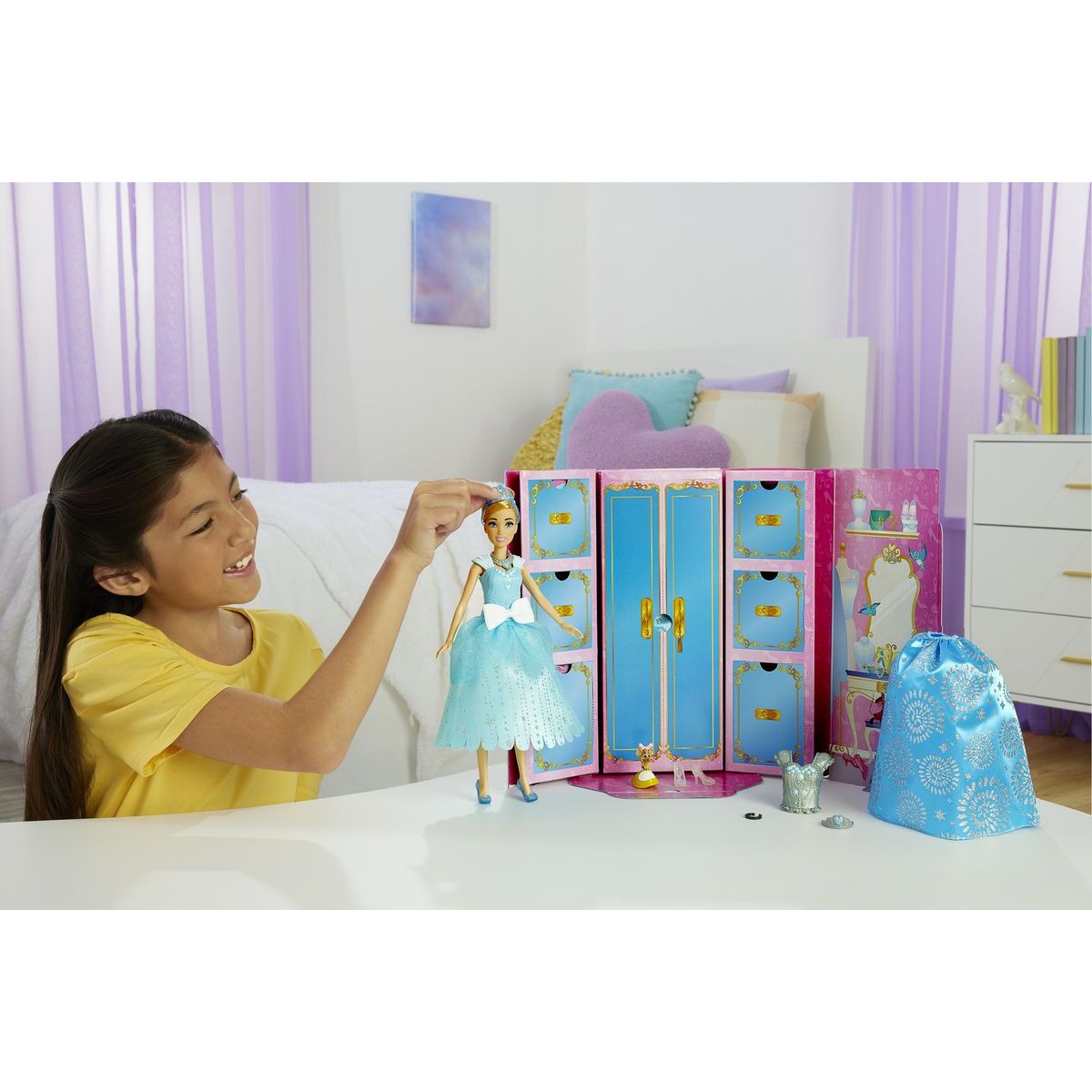 Mattel Disney Princess Panenka s královskými šaty a doplňky - Popelka JCR96