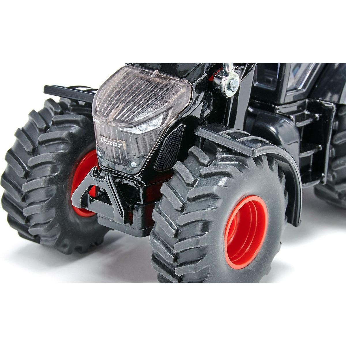 SIKU Farmer 1990 traktor 942 Fendt  s předním nakladačem 1:50