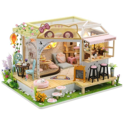 2Kids Toys miniatura domečku Kočičí kavárna se zahrádkou