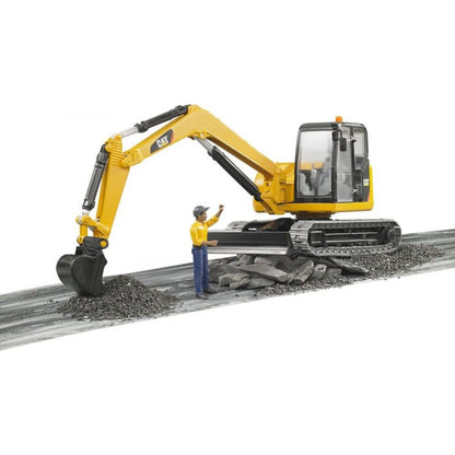 Bruder 2466 Minibagr CAT s figurkou 1:16