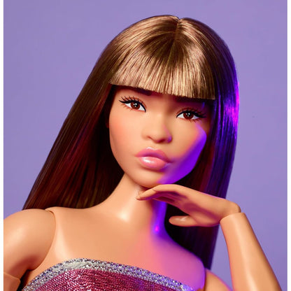 Mattel Barbie Looks brunetka v růžových mini šatech
