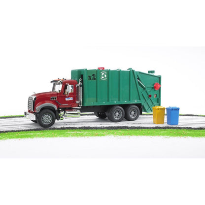 Bruder 02812 Nákladní auto MACK Granit popelář zelený