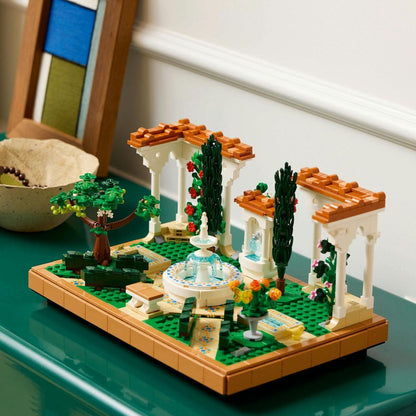 LEGO® Icons 10359 Zahrada s fontánou - Poškozený obal