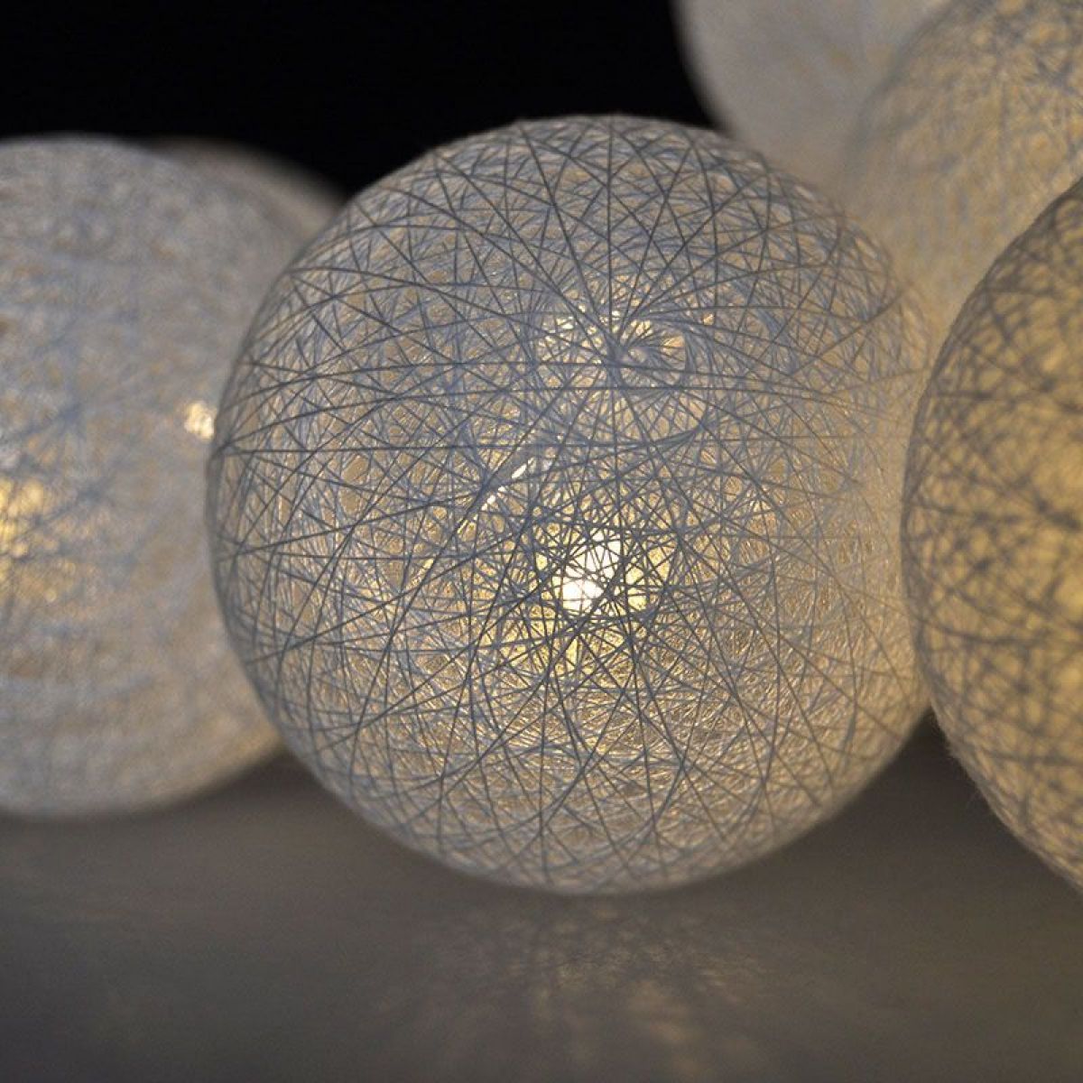 LED řetěz vánoční koule bavlněné, 10 LED, 1m, 2 x AA, IP20