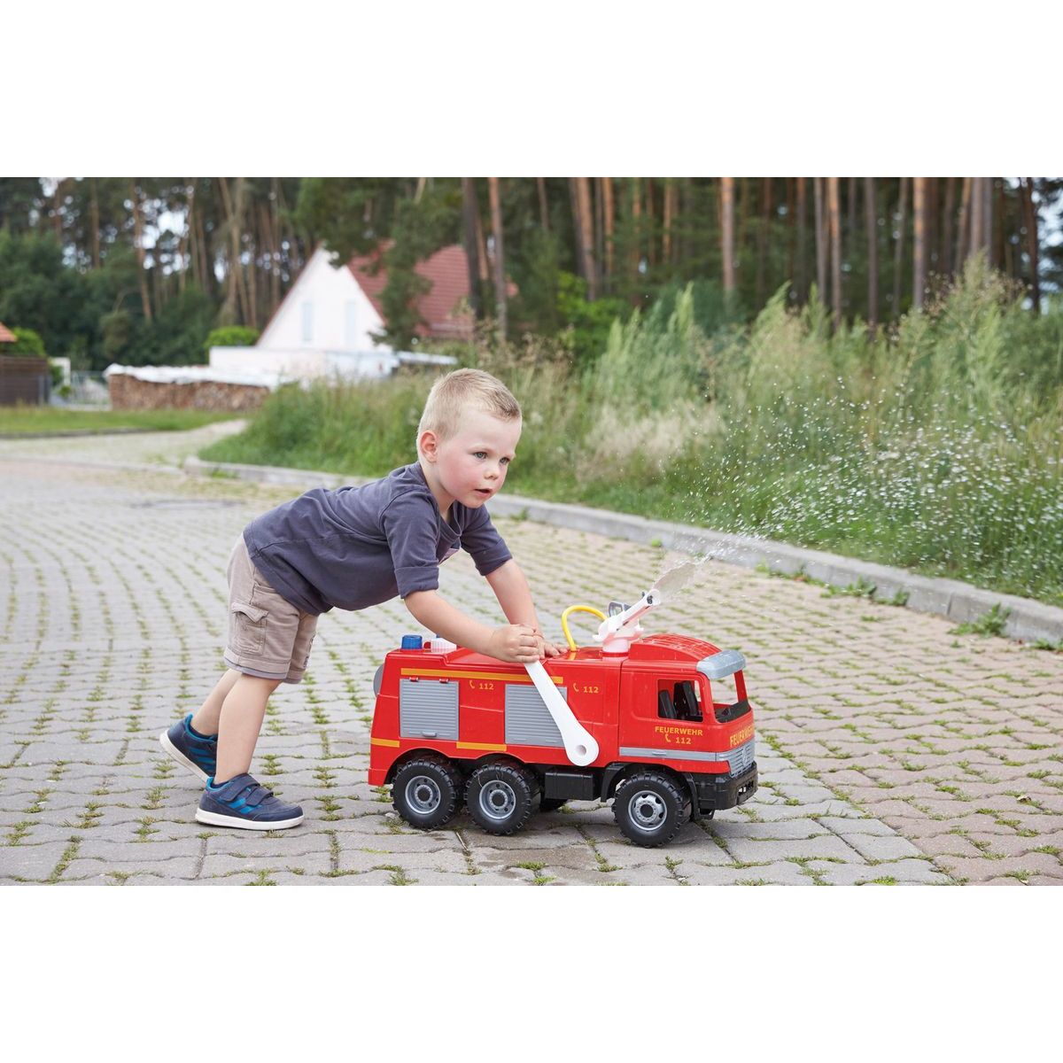 Lena 2058 Mercedes hasičské auto s nálepkami