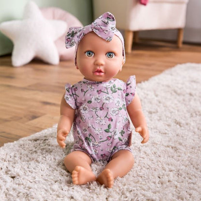LullaBaby Panenka 35 cm v overalu s čelenkou Floral Lila
