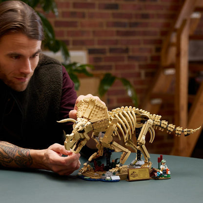 LEGO® Jurassic World 77985 Dinosauří fosilie: Triceratops