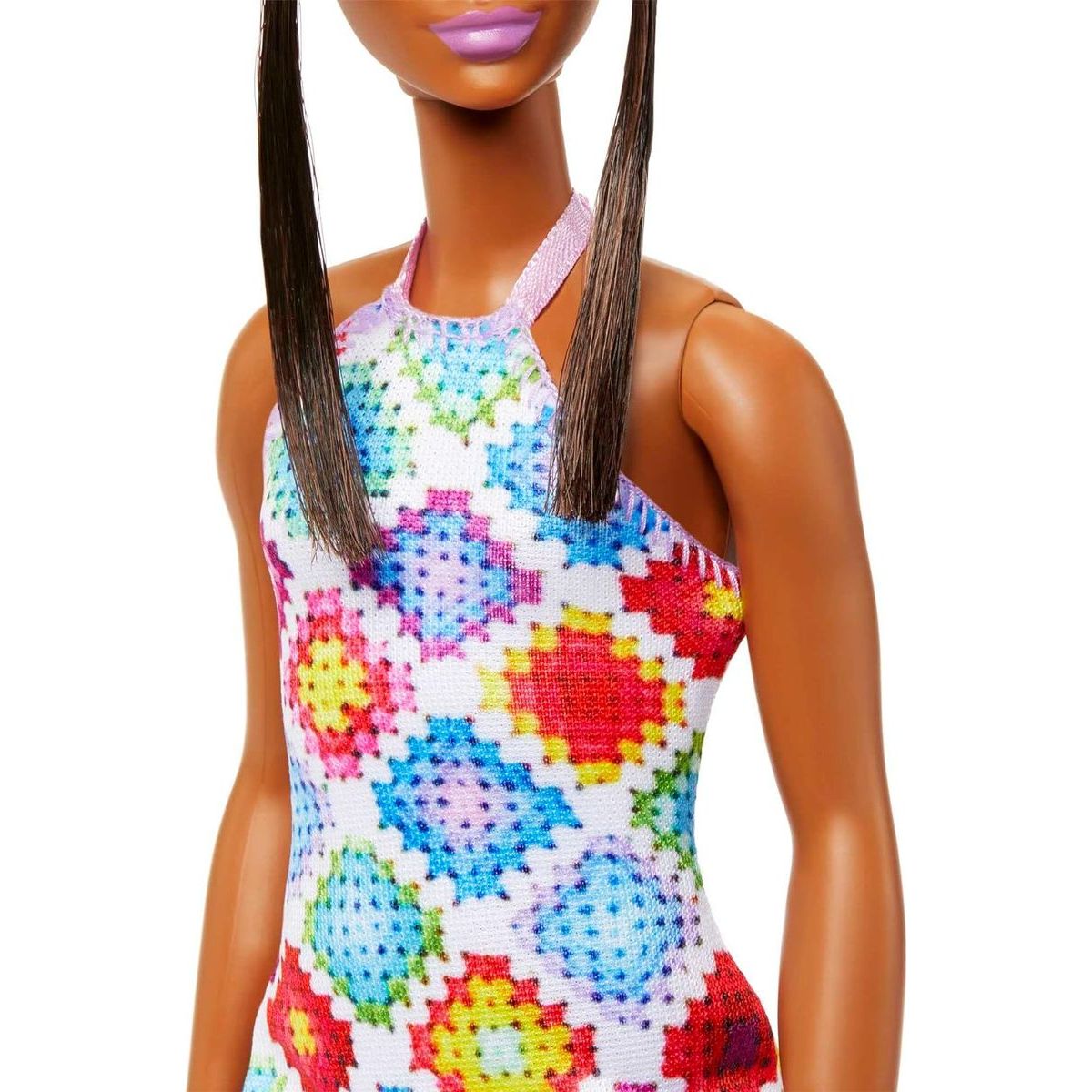 Mattel Barbie modelka barevné háčkované šaty