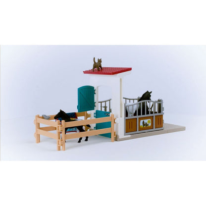 Schleich 42611 Box pro koně s křeslem a hříbětem