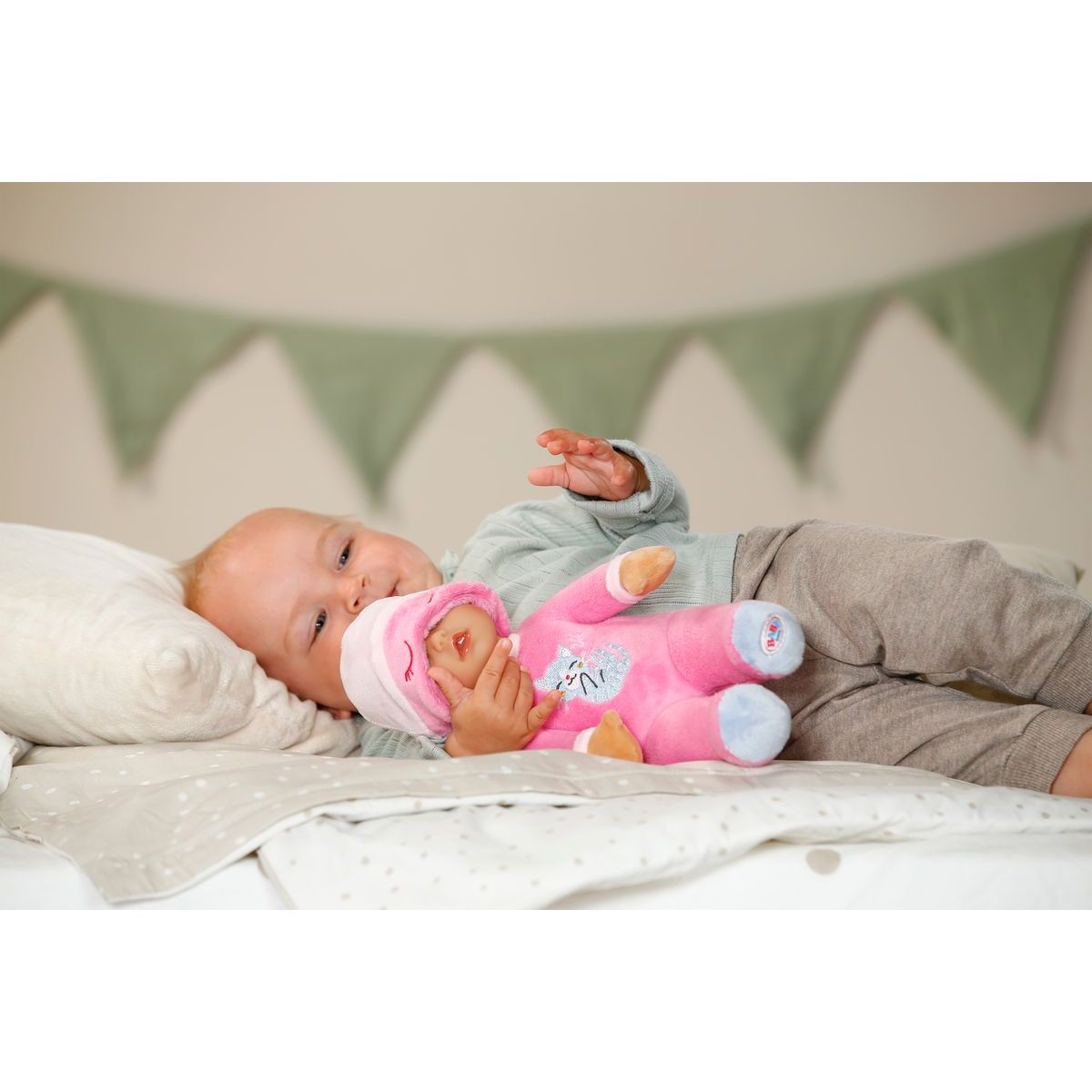 BABY born for babies Spinkáček tmavě růžový, s chrastítkem uvnitř 30 cm