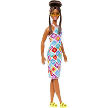 Mattel Barbie modelka barevné háčkované šaty