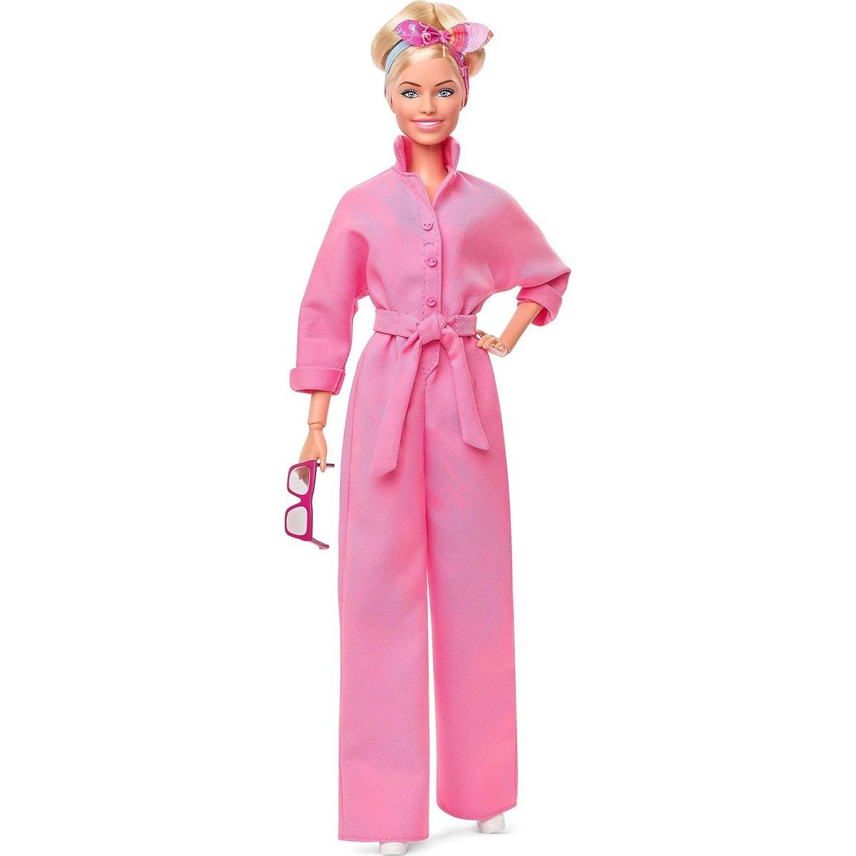 Barbie v růžovém kalhotovém filmovém overalu