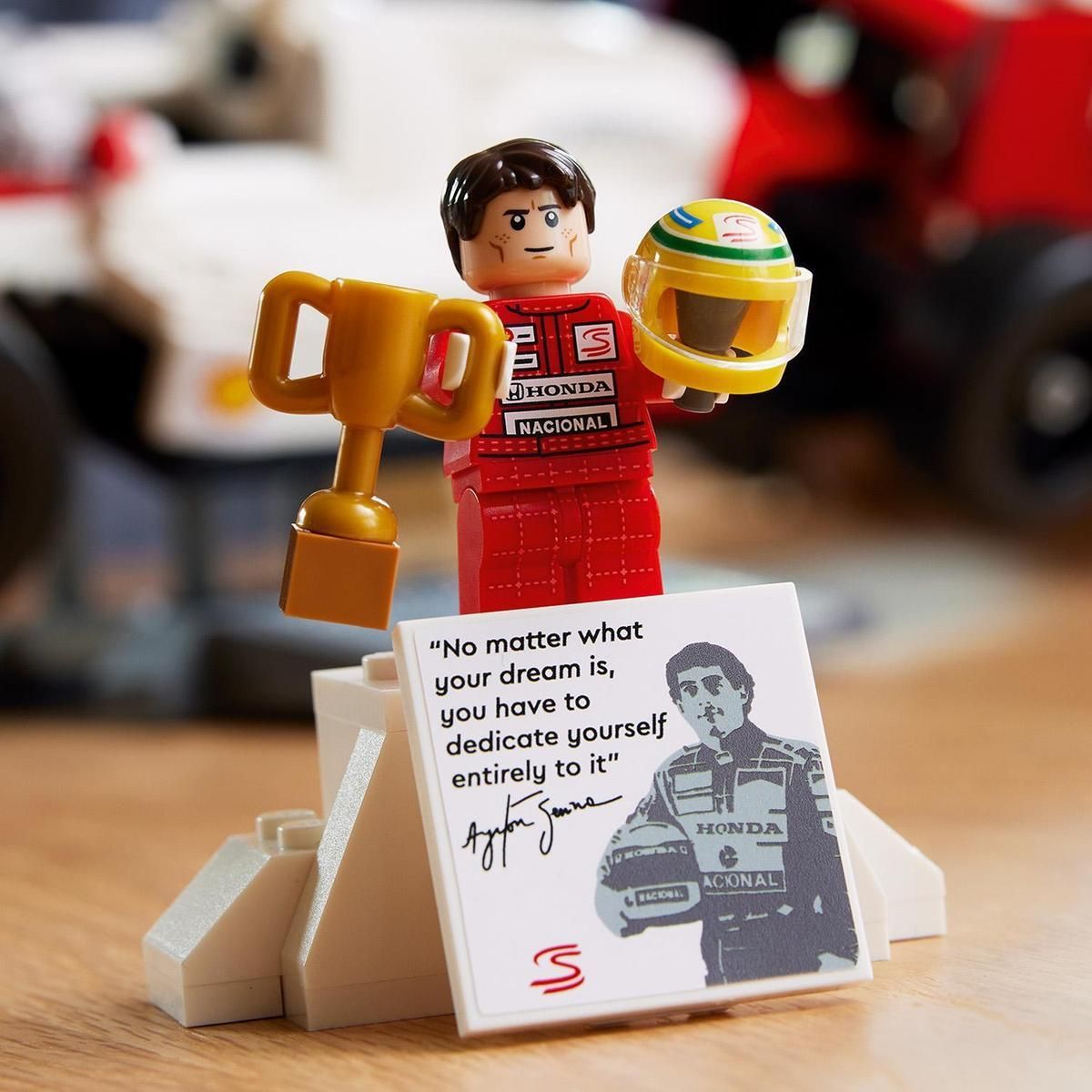 LEGO® Icons 10330 McLaren MP4_4 a Ayrton Senna