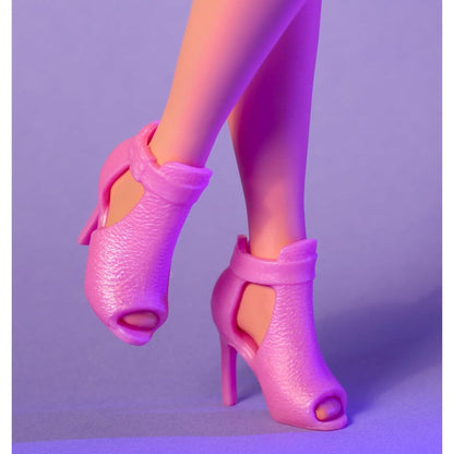 Mattel Barbie Looks brunetka v růžových mini šatech