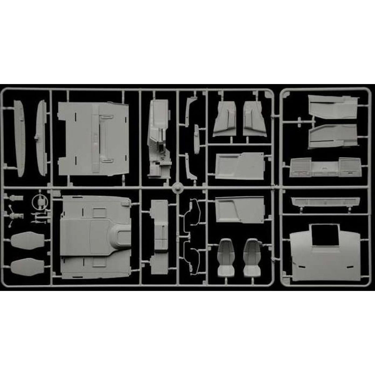 Italeri Model Kit truck 3942 Volvo FH4 Globetrotter Medium Roof 1:24