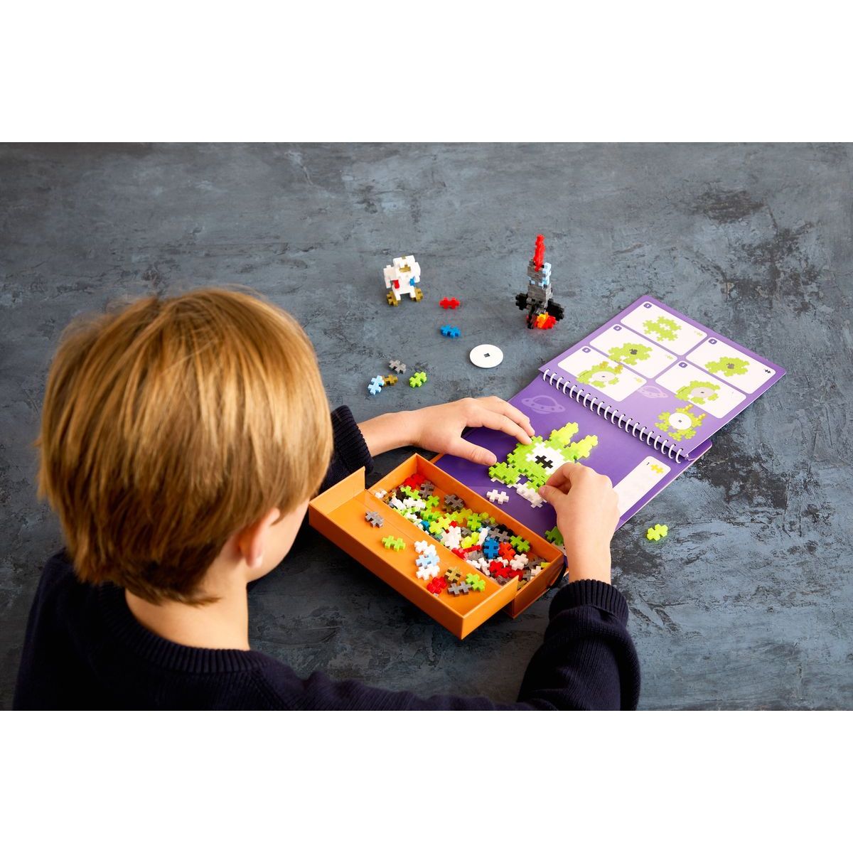Plus-Plus Activity Vesmír