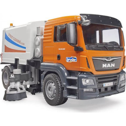 Bruder 3780 MAN TGS čistič ulic 1:16