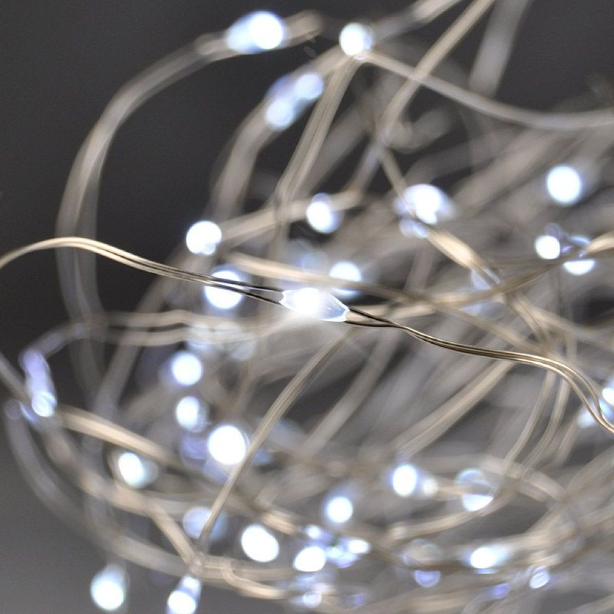 Vánoční řetěz stříbrný, 100 x mini LED, 10 m, 3 x AAA, studené světlo