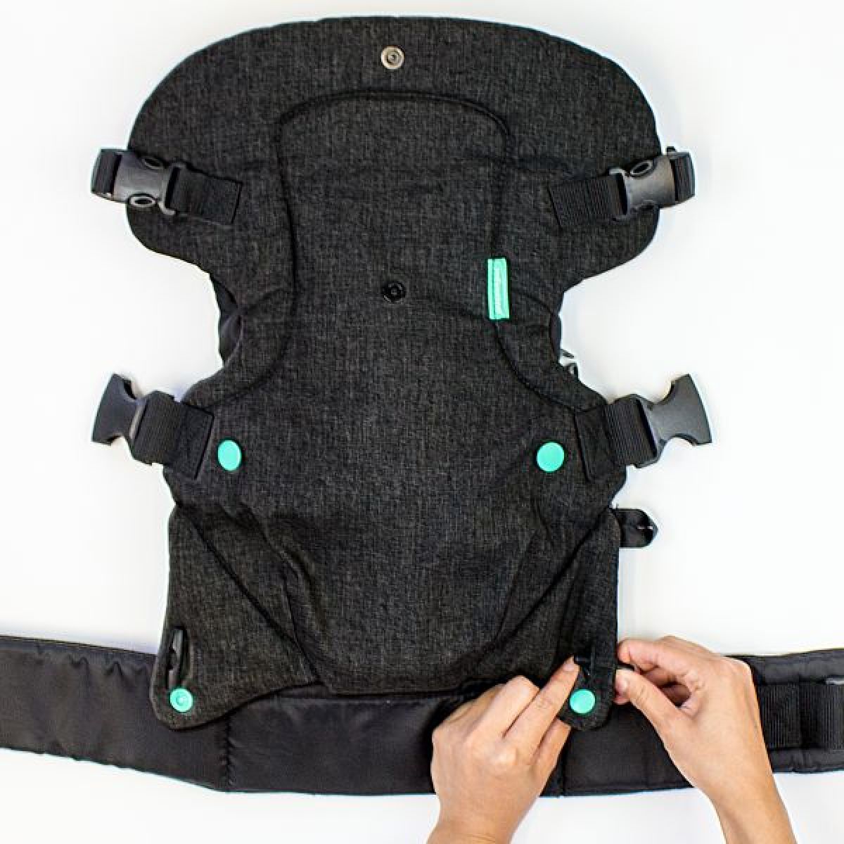 Infantino Nosítko Flip Advanced 4 v 1 dark grey