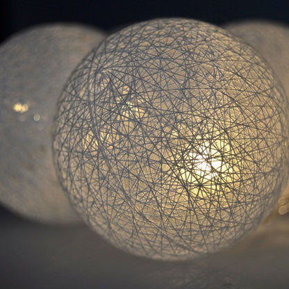 LED řetěz vánoční koule bavlněné, 10 LED, 1m, 2 x AA, IP20