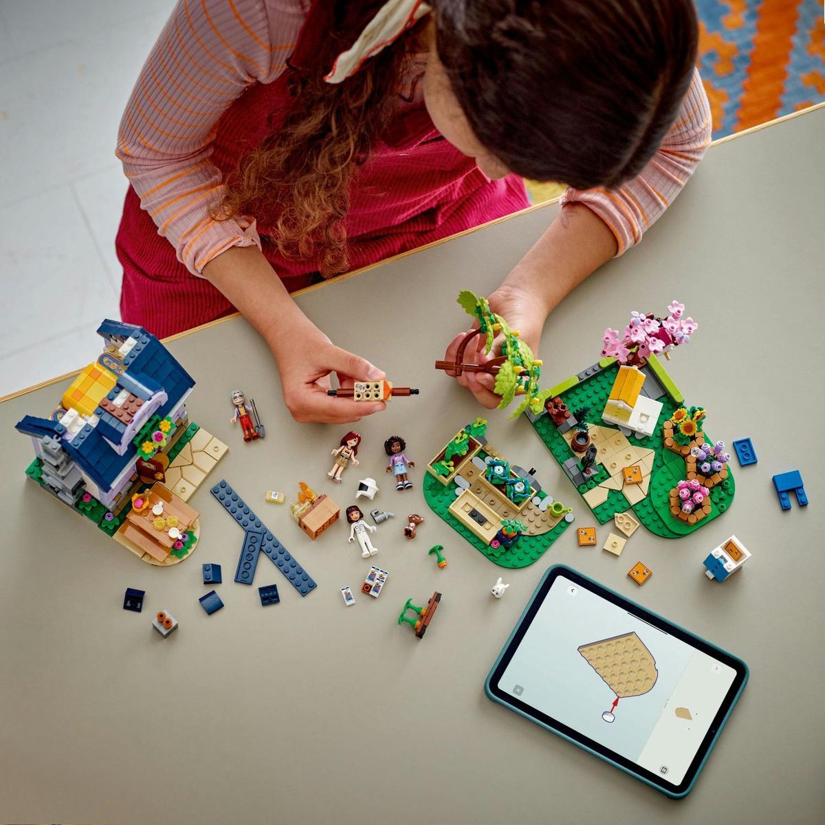 LEGO® Friends 42669 Dům včelařů a květinová zahrada - Poškozený obal