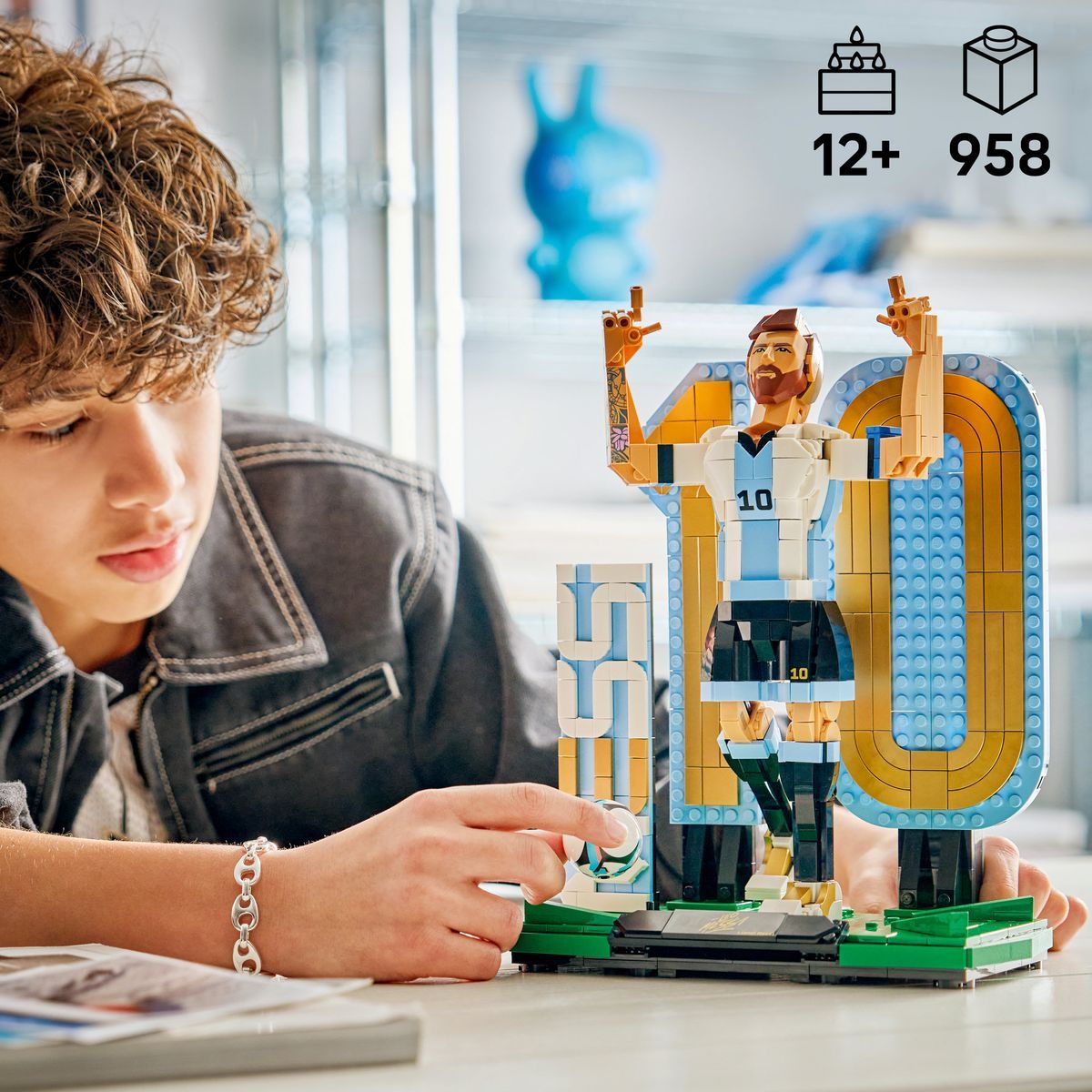 LEGO® Editions 43015 Lionel Messi - Fotbalová legenda