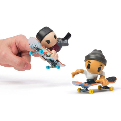 Tech Deck SK8 Crew fingerboard s figurkou Dvojbalení černá čepice a černá kšiltovka