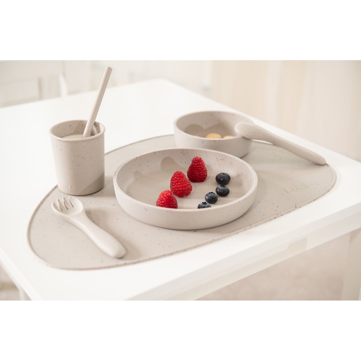 KikkaBoo Jídelní sada 5-dílná Platinum Silicone Sand
