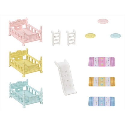 Sylvanian Families Nábytek - třípatrová postel se skluzavkou